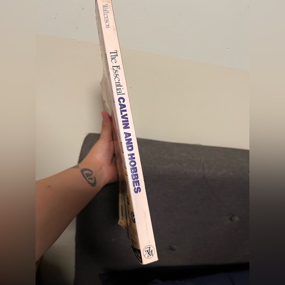 The Essential Calvin and Hobbes: A Calvin and Hobbes Treasury - Picture 2 of 5